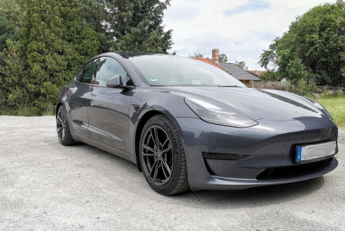 Tieferlegung Model 3 SR+ MIC